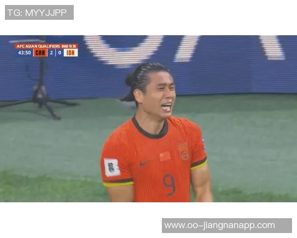 张玉宁与对方球员上半场激烈冲突各自领到黄牌引发热议